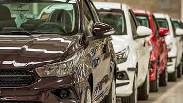 la baja en ventas de 0 km deja un stock de 140 mil vehiculos sin vender