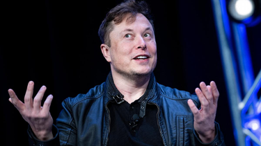 Elon Musk completó la compra de Twitter y despidió a los principales directivos