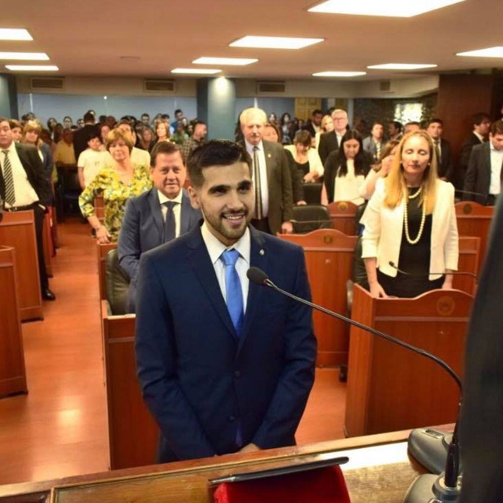 tiago puente diputado.jpg