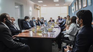 Senadores proponen una solución al conflicto por los IES