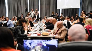 El bloque radical que conduce De Loredo votará por privatizar Aerolíneas