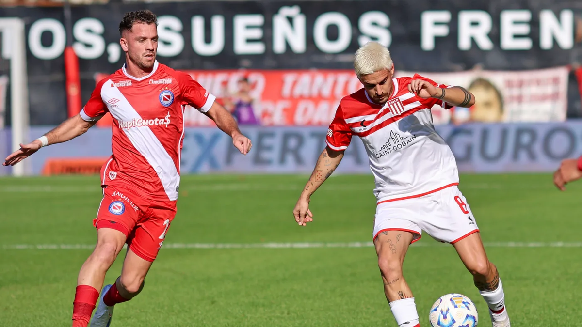 Argentinos Juniors venció a Estudiantes y se posicionó primero en la Zona A