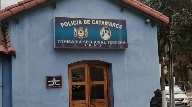 Una profesora de educación física denunció que fue acosada por policías