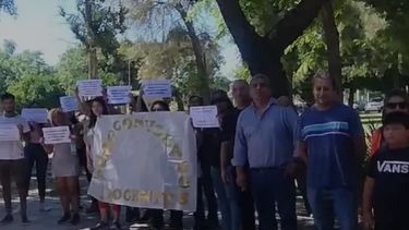 Los docentes disidentes  se suman a  los pedidos