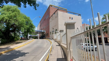una pared se derrumbo y cayo sobre un menor