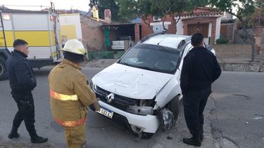 Chocaron y volcaron en Andalgalá