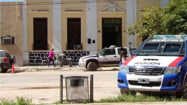 Agresores. Detenidos en la Comisaría departamental.