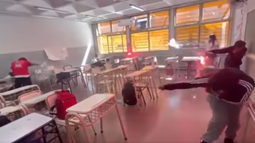 Guerra de bengalas en un aula: qué responsabilidades pueden recaer tras el hecho