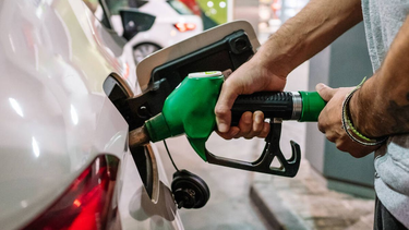 La venta de combustibles suma 15 meses de caída