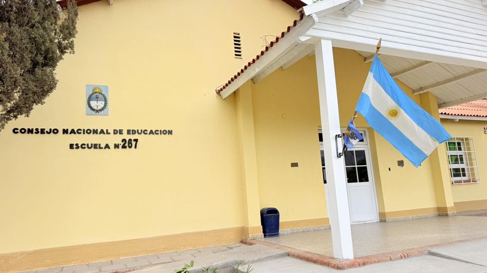 Obras frenadas, patio abandonado, y cargos docentes sin cubrir