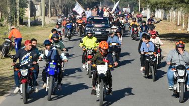 javier espinoza cerro su campana con una caravana en valle viejo