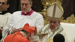 Exasesor del Papa administró fondos y generó pérdidas millonarias a la iglesia