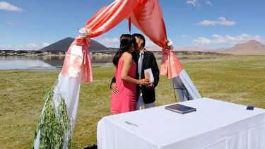 casamiento en medio de volcanes y un paisaje unico