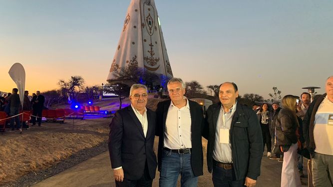 Se inauguró la imagen de la Virgen más grande del mundo