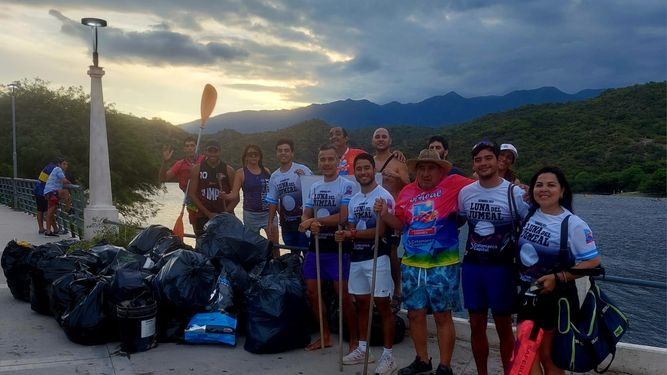 El Club de Nadadores Unidos limpió El Jumeal