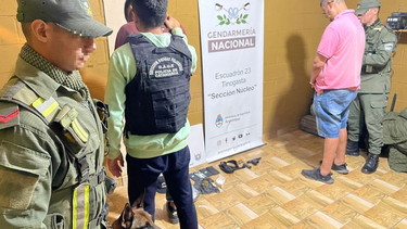 descubrieron a un sargento de policia transportando droga en su auto