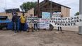 protesta frente a camyen por falta de rodocrosita