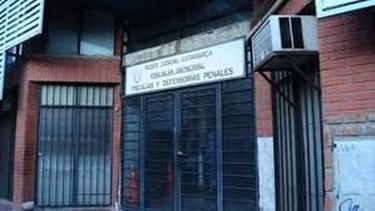Arrestan a sujeto acusado de apuñalar a otro en la espalda