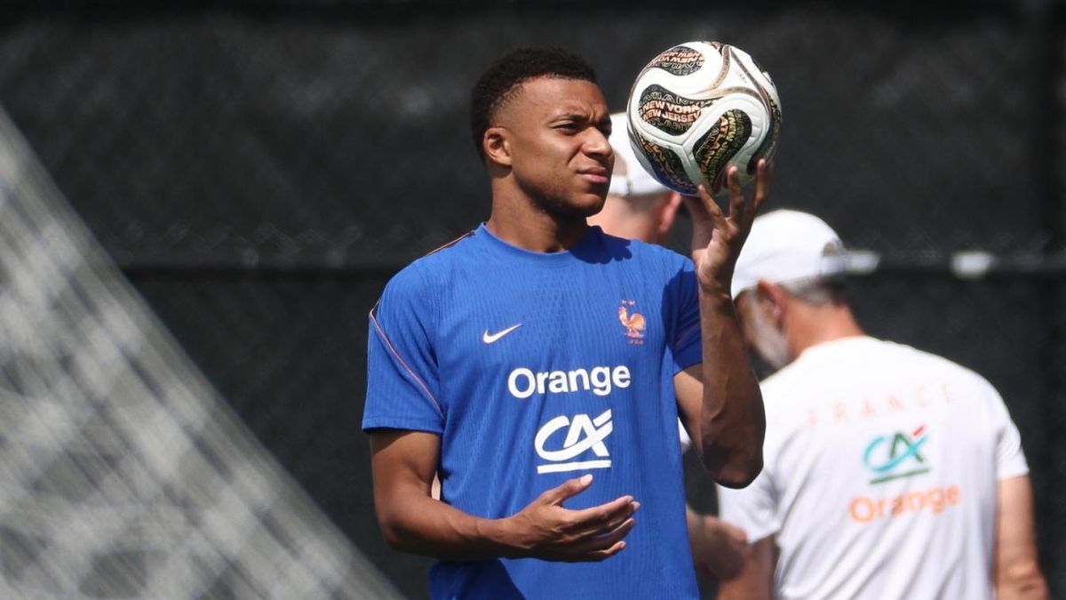 Tchoumaneni y Mbappé entrenaron con normalidad