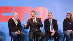 Massa estuvo con la CTA y apuntó a los precandidatos de la oposición