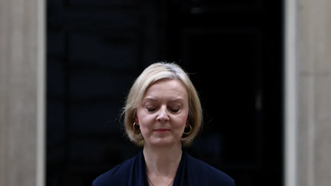 Liz Truss renunció como primera ministra del Reino Unido