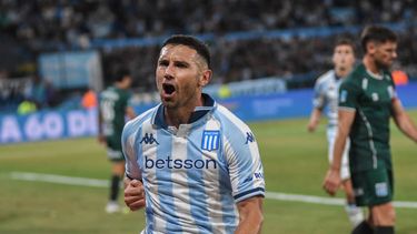 En ganador. La Academia extendió su racha de seis partidos sin derrotas en el certamen.