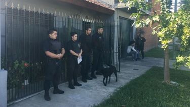 Mató a cuchilladas a su novia y al hijo de ella