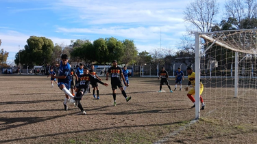 rivadavia sigue firme en la cima