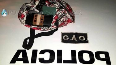 Aprehenden a tres jóvenes y recuperan un bolso sustraído