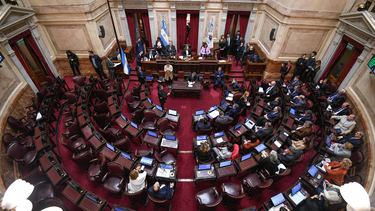 el gobierno envio el dnu que asigna 100 mil millones de pesos a la nueva estructura de la side