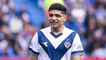 tras golear a defensa y justicia, velez quedo como escolta del puntero huracan