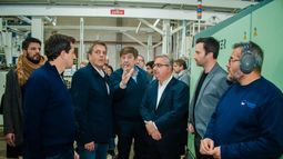 Jalil y Sergio Massa recorrieron fábrica textil y se reunieron con industriales