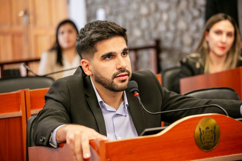 Catamarca. La oposición atribuyó el aumento de personal a distintos motivos