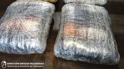 Policías secuestraron 4 kilos de marihuana en un puesto caminero Policías secuestraron 4 kilos de marihuana en un puesto caminero