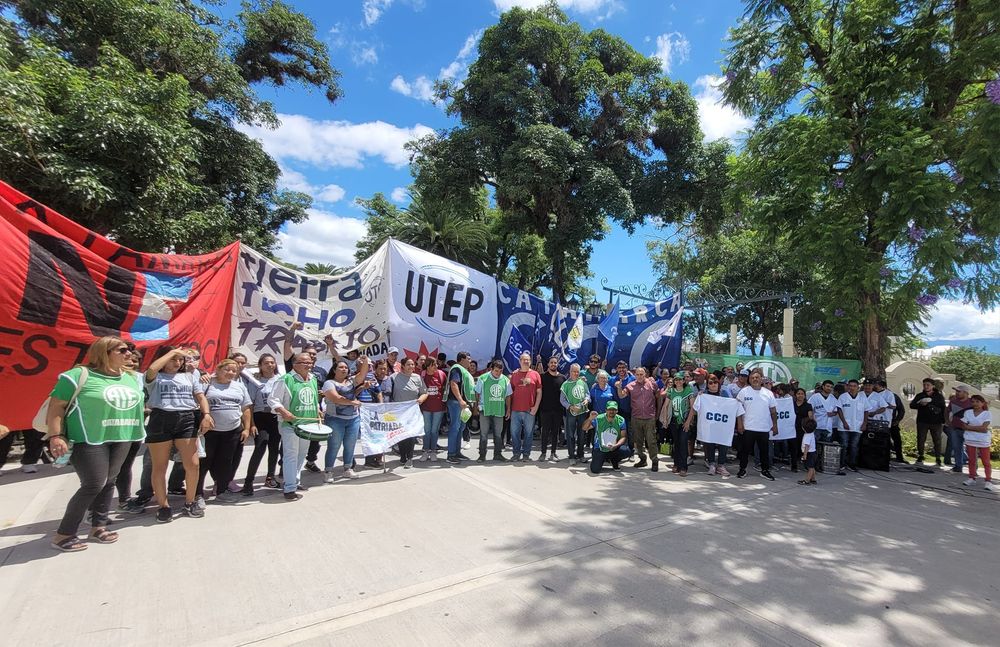 Reclamo. ATE adhirió a la protesta nacional y acompañó una concentración de organizaciones sociales.