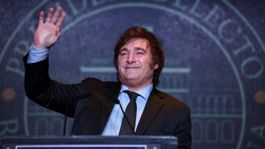 milei duplico los cargos politicos del area de presidencia