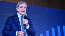 Denuncian que los hijos de Caputo trabajan en fondos y estudios con acceso a información privilegiada Denuncian que los hijos de Caputo trabajan en fondos y estudios con acceso a información privilegiada
