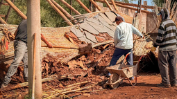 Tinogasta refuerza la ayuda a familias afectadas por las lluvias en el sur del departamento Tinogasta refuerza la ayuda a familias afectadas por las lluvias en el sur del departamento