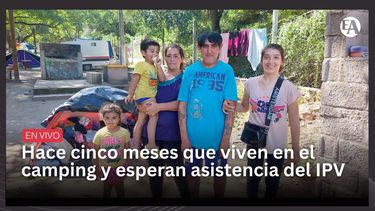 Hace cinco meses que viven en el camping y esperan asistencia del IPV