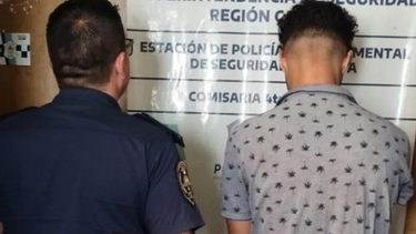 Murió una joven al caer de un segundo piso y apresaron al novio por presunto femicidio