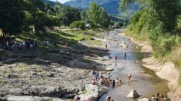 Balcozna colmada de turistas, pero sin servicios acordes Balcozna colmada de turistas, pero sin servicios acordes