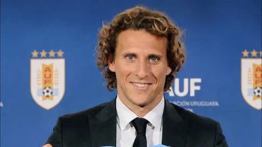 Diego Forlán, técnico interino de Uruguay
