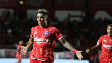 Argentinos venció a Racing por 1 a 0.
