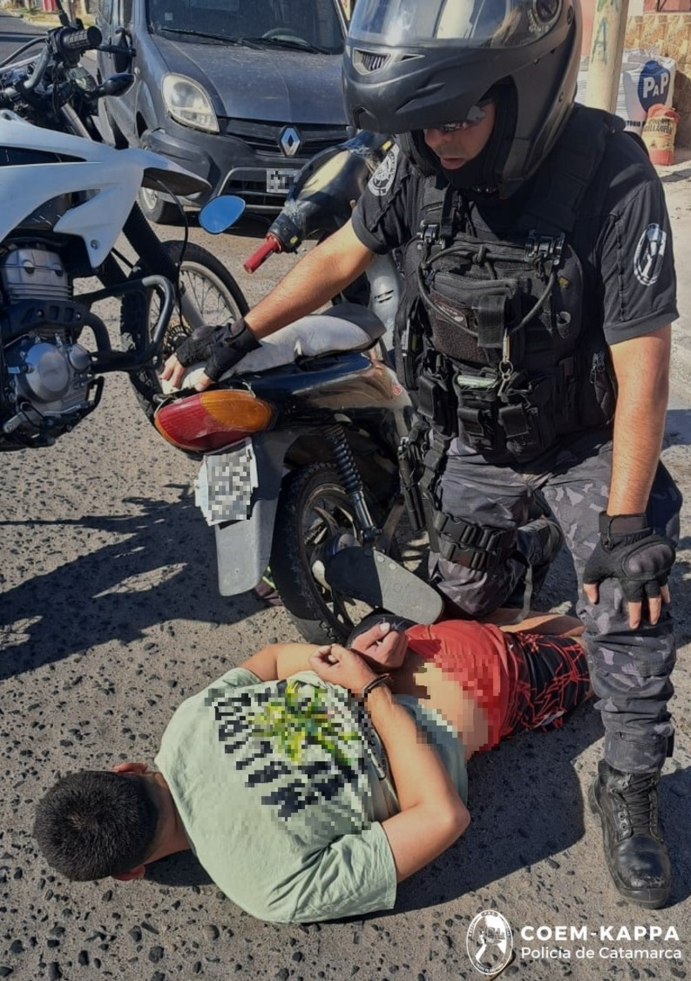 La policía aprehendió al sospechoso y secuestró el arma blanca utilizada en el ataque.