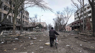 Ucrania denuncia un bombardeo de Rusia en un centro de refugiados