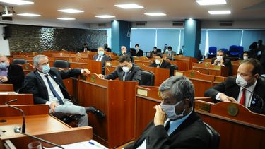 La oposición en el Senado respaldó los decretos