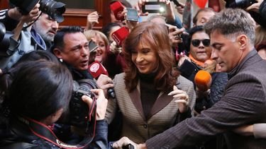 Cristina negó las coimas y acusó a Macri de perseguirla