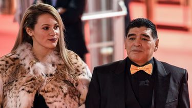 la critica de maradona: ?argentina no puede jugar tan mal?