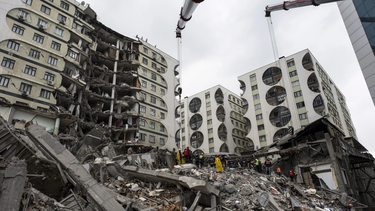 El terremoto en Turquía y Siria deja por el momento más de 28 mil víctimas.