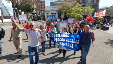 Jubilados de Catamarca repudian represión en Buenos Aires